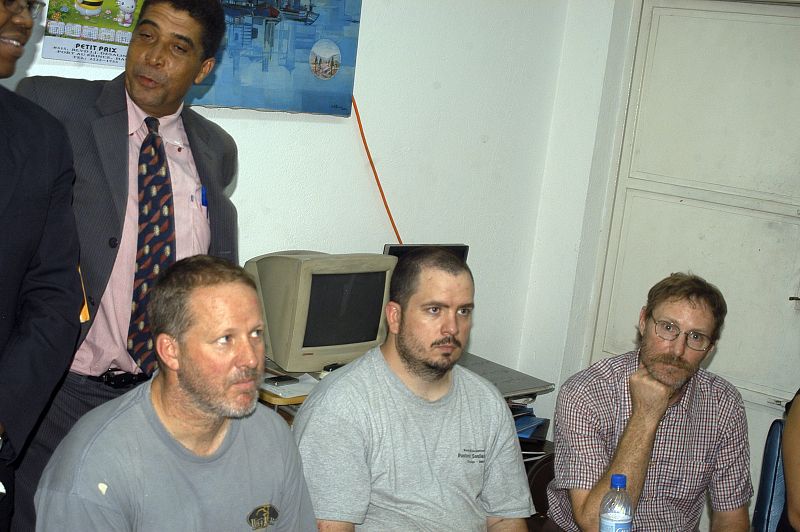 PADRES PIDEN LIBERTAD DE ESTADOUNIDENSES ACUSADOS DE TRÁFICO DE MENORES