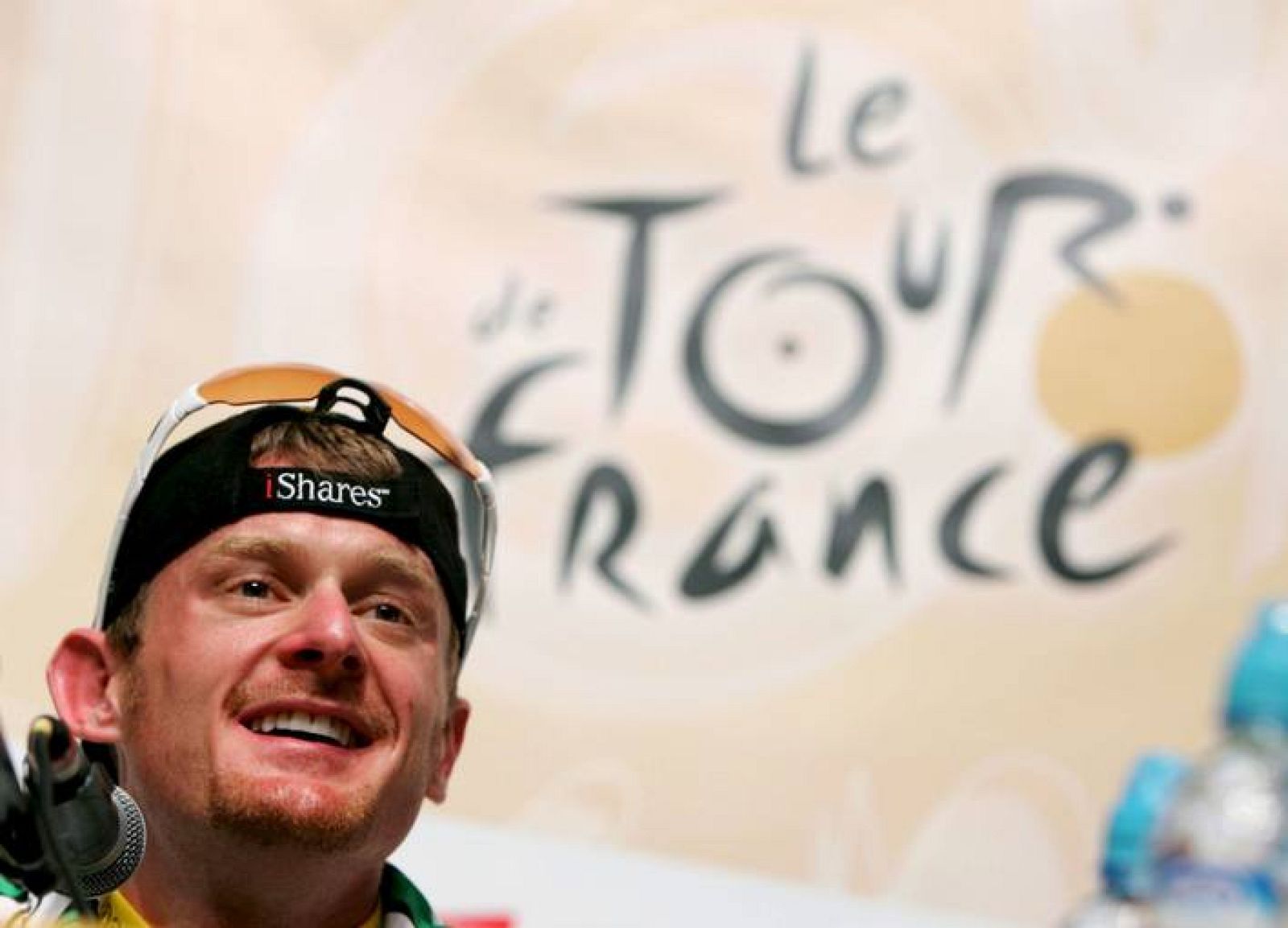 Fotografía de archivo de Floyd Landis en rueda de prensa.