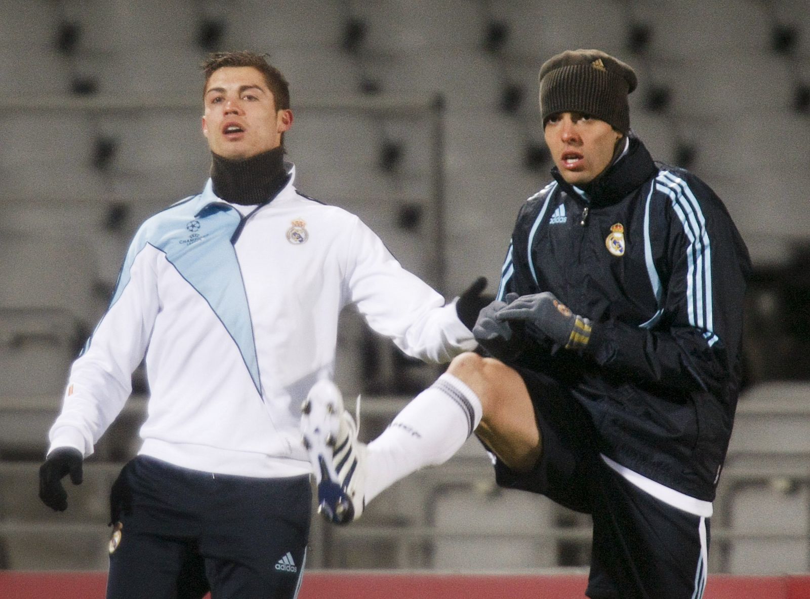 Cristiano Ronaldo y Kakà son inseparables en los entrenamientos.