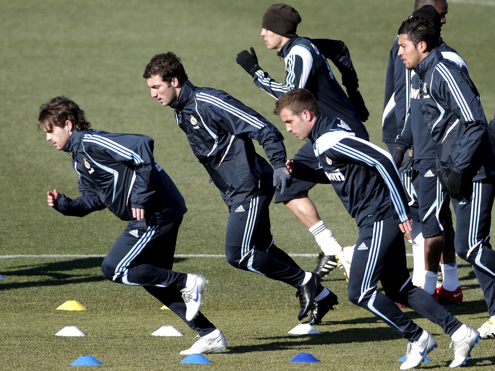 Ezqequiel Garay (dcha), en un entrenamiento.