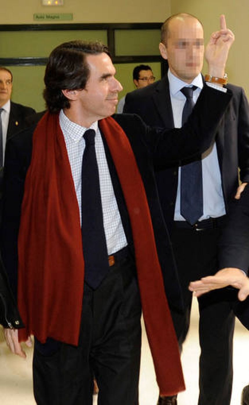 El ex presidente del Gobierno José María Aznar ha respondido así a los abucheos e insultos en la Universidad de Oviedo. 