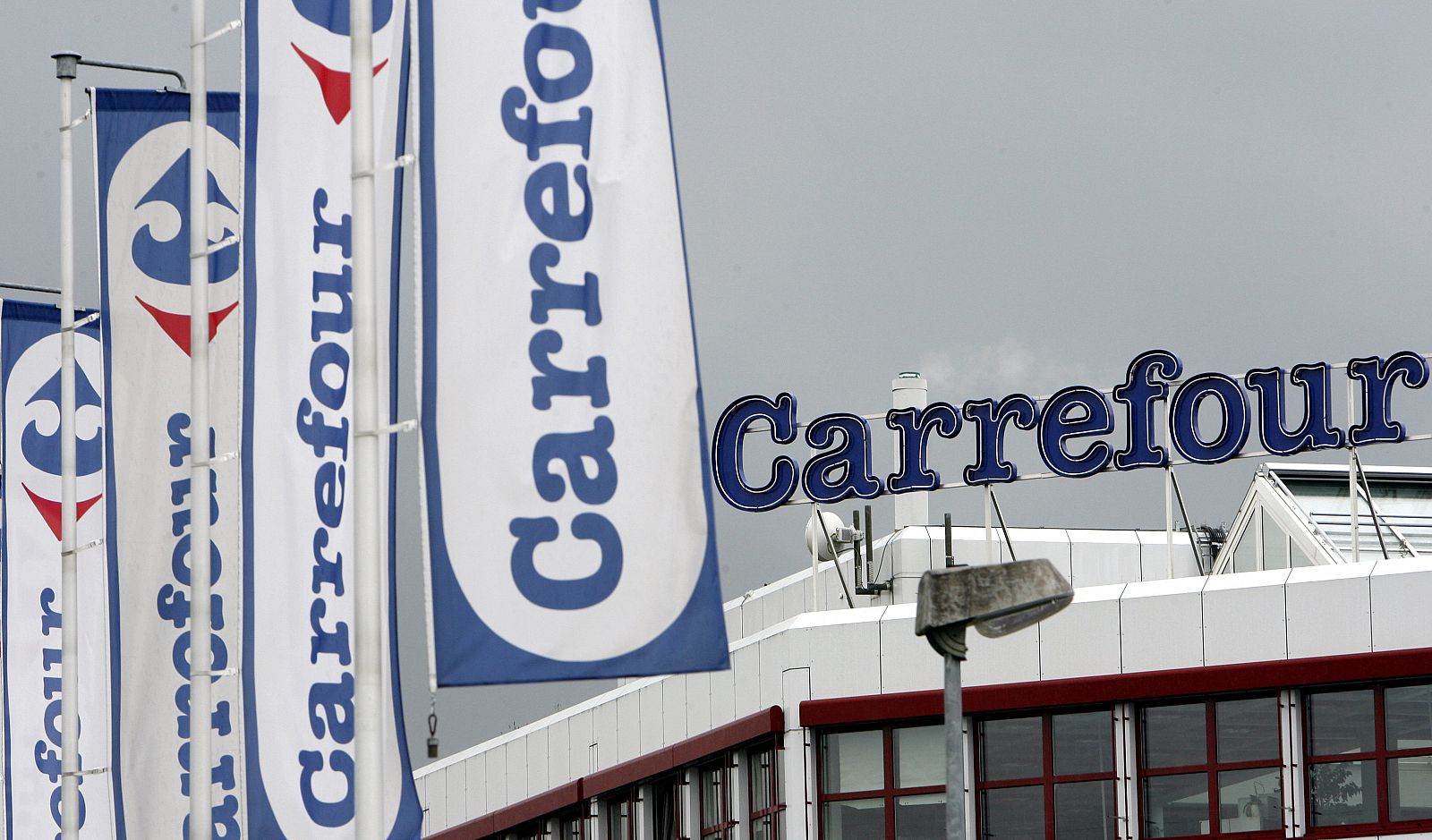 Un Carrefour a las afueras de Zurich