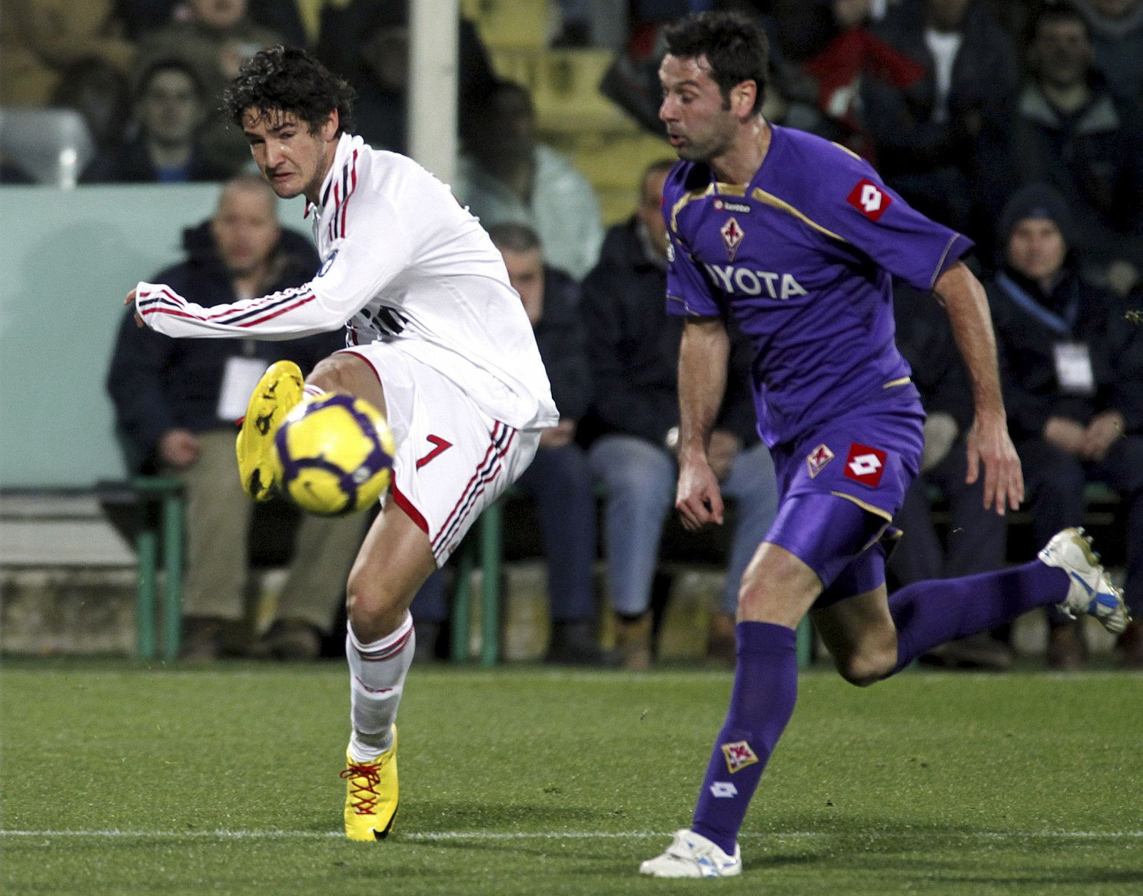 Pato fue el autor del tanto decisivo para aupar al Milan a la segunda posición.