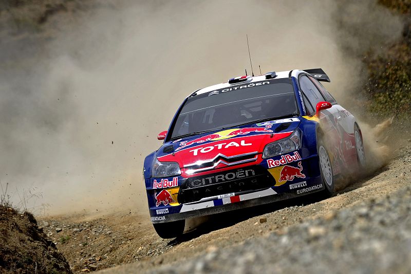 Sebastien Loeb, al volante de su Citroen C4 WRC, durante el Rally de México.