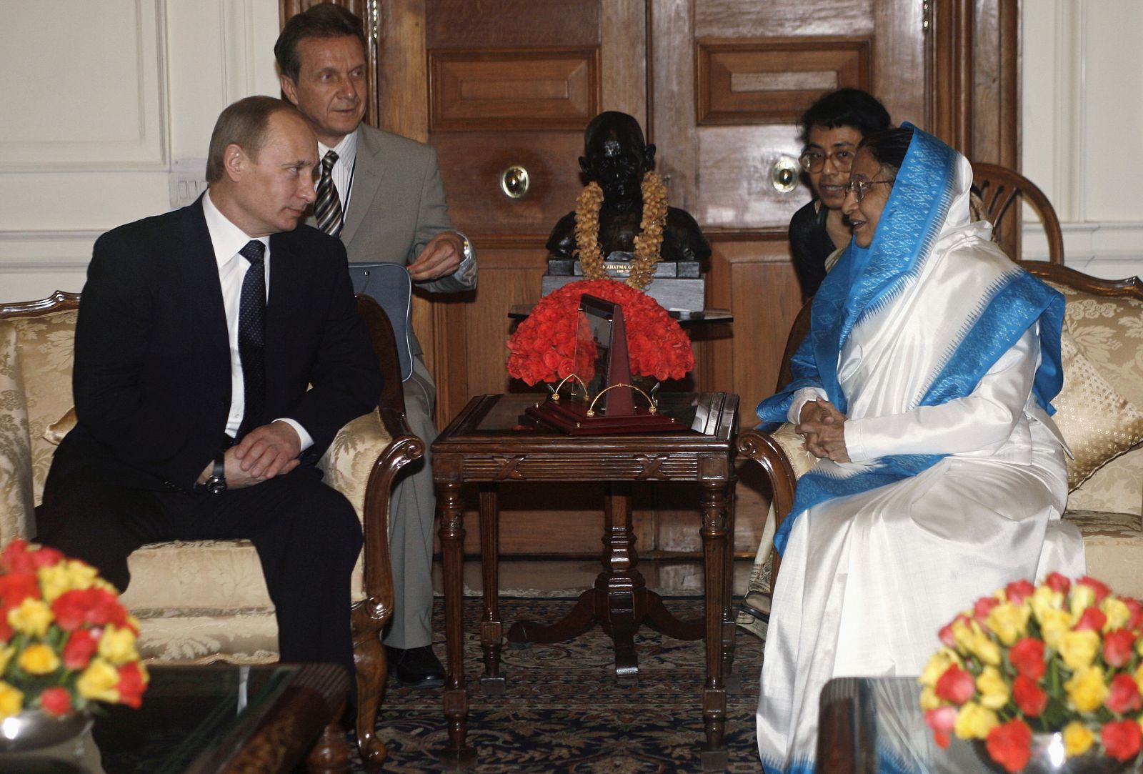 La primera reunión durante su visita ha sido con la presidenta india