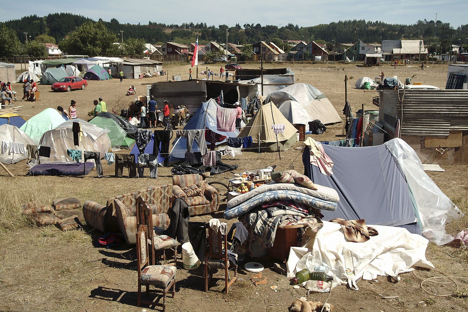 Los supervivientes del terremoto improvisaron tiendas de campaña en Concepción.