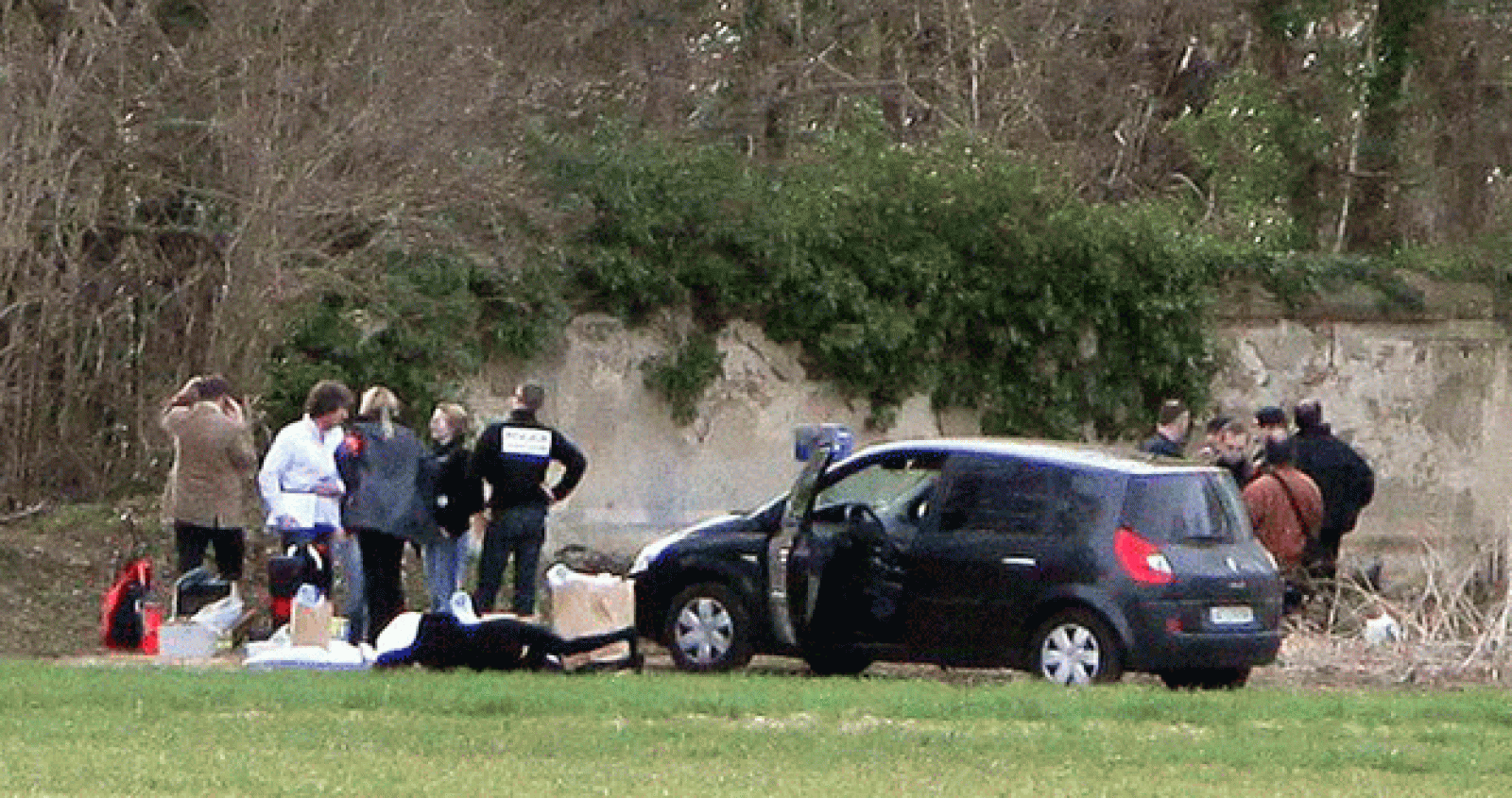 Fuerte dispositivo policial en el lugar del tiroteo, la localidad de Dammarie-les-Lys, a las afueras de París.