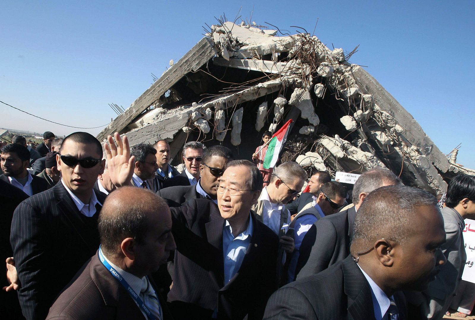 El secretario general de la ONU ha visitado las casas destruidas en Gaza.