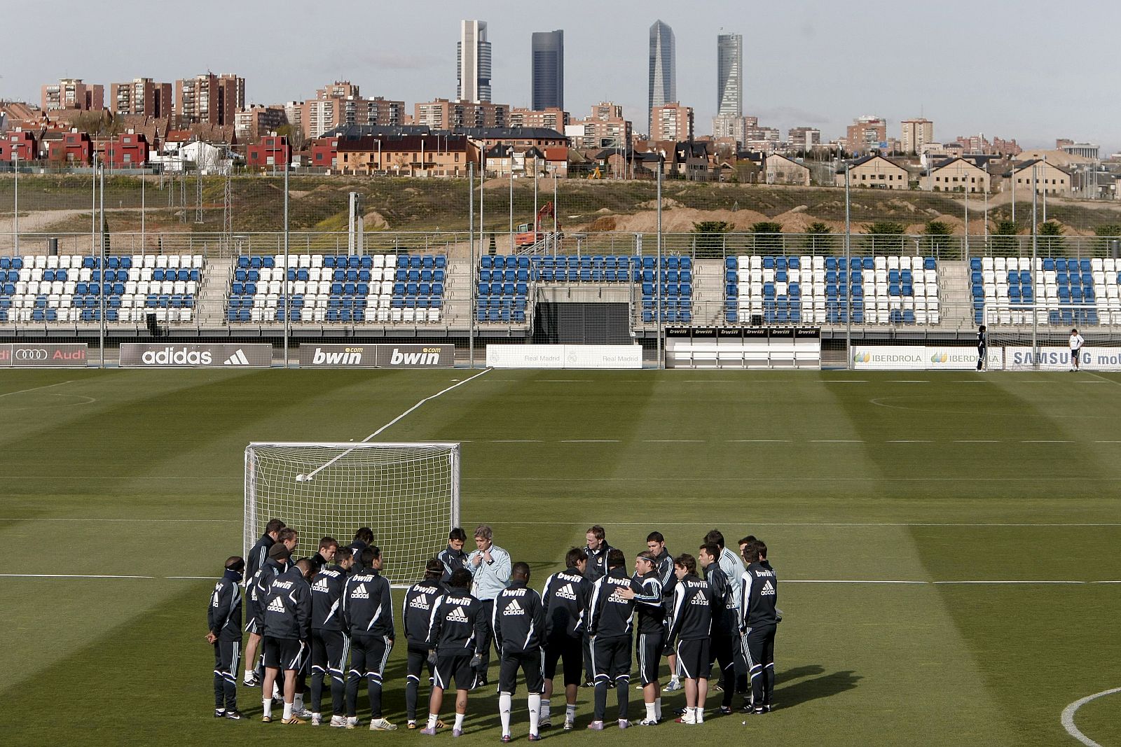 Después del entrenamiento, los jugadores aprovecharon el cumpleaños de Sergio Ramos para comer juntos y hacer piña para lo que queda de Liga.