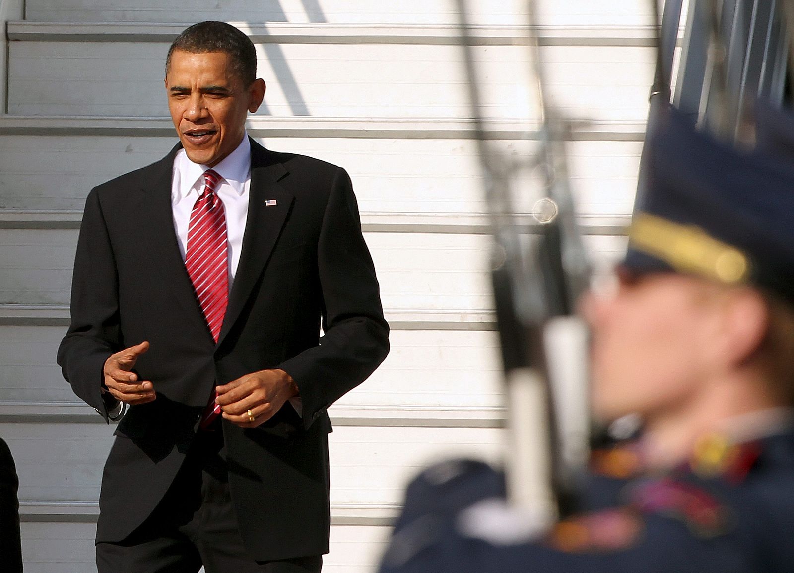 OBAMA LLEGA A PRAGA PARA FIRMAR UN ACUERDO DE DESARME NUCLEAR CON RUSIA