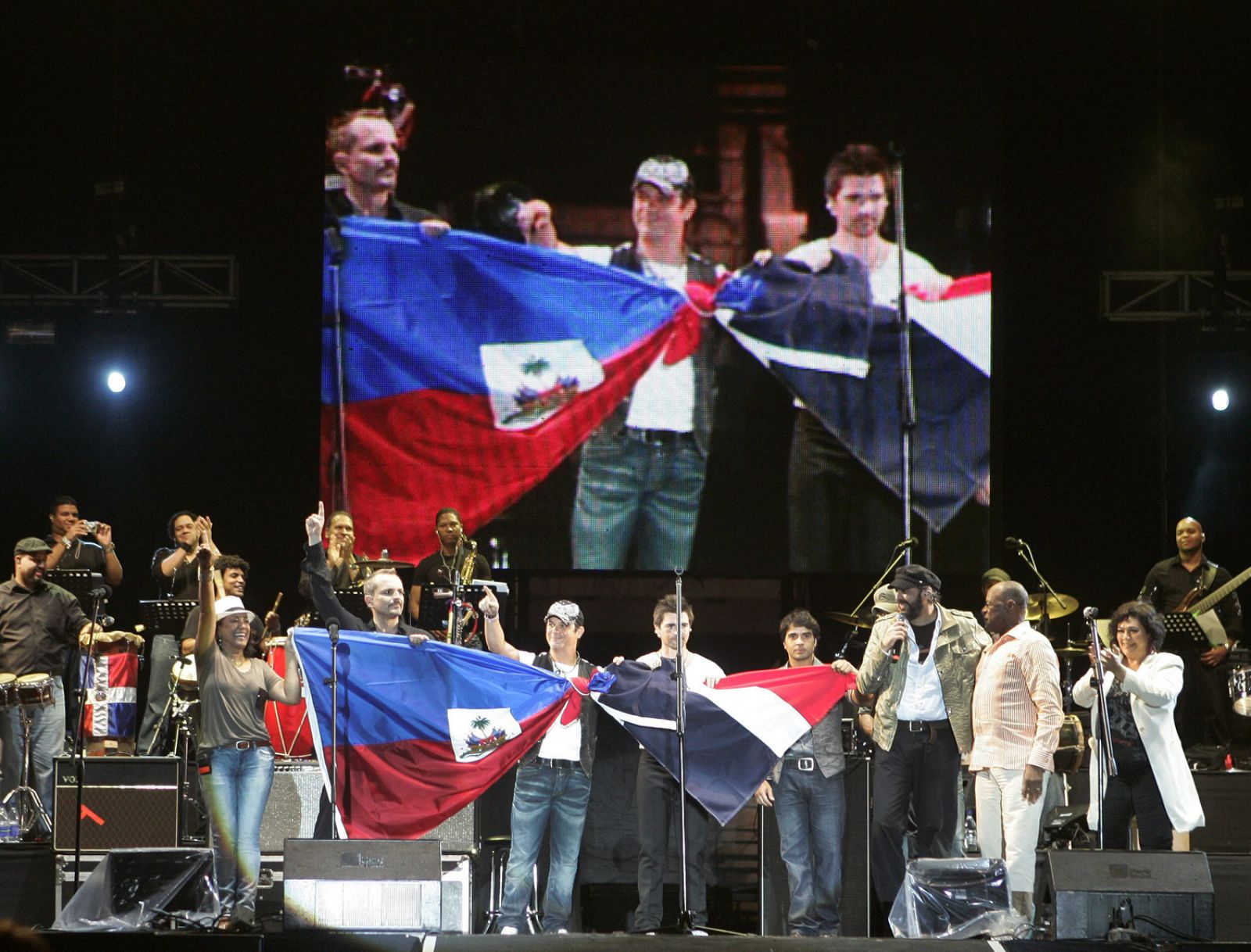 Milly Quezada, Miguel Bosé, Alejandro Sanz, Juanes, Luis Fonsi, Juan Luis Guerra y Jhonny Ventura.