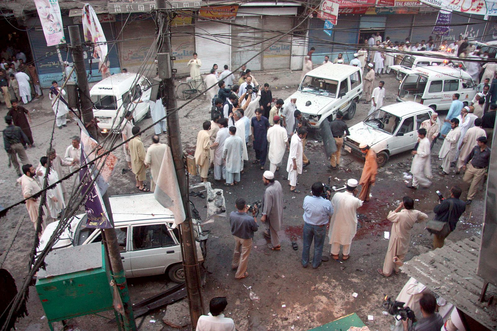 Imagen de la explosión en una escuela de Peshawar.