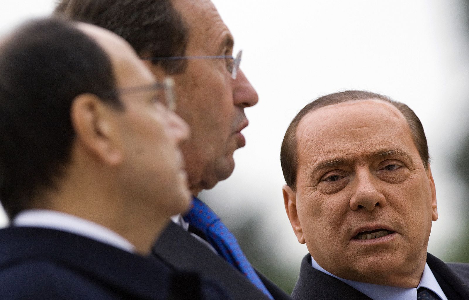 Las diferencias entre Berlusconi y Fini crean incertidumbre sobre el futuro del partido