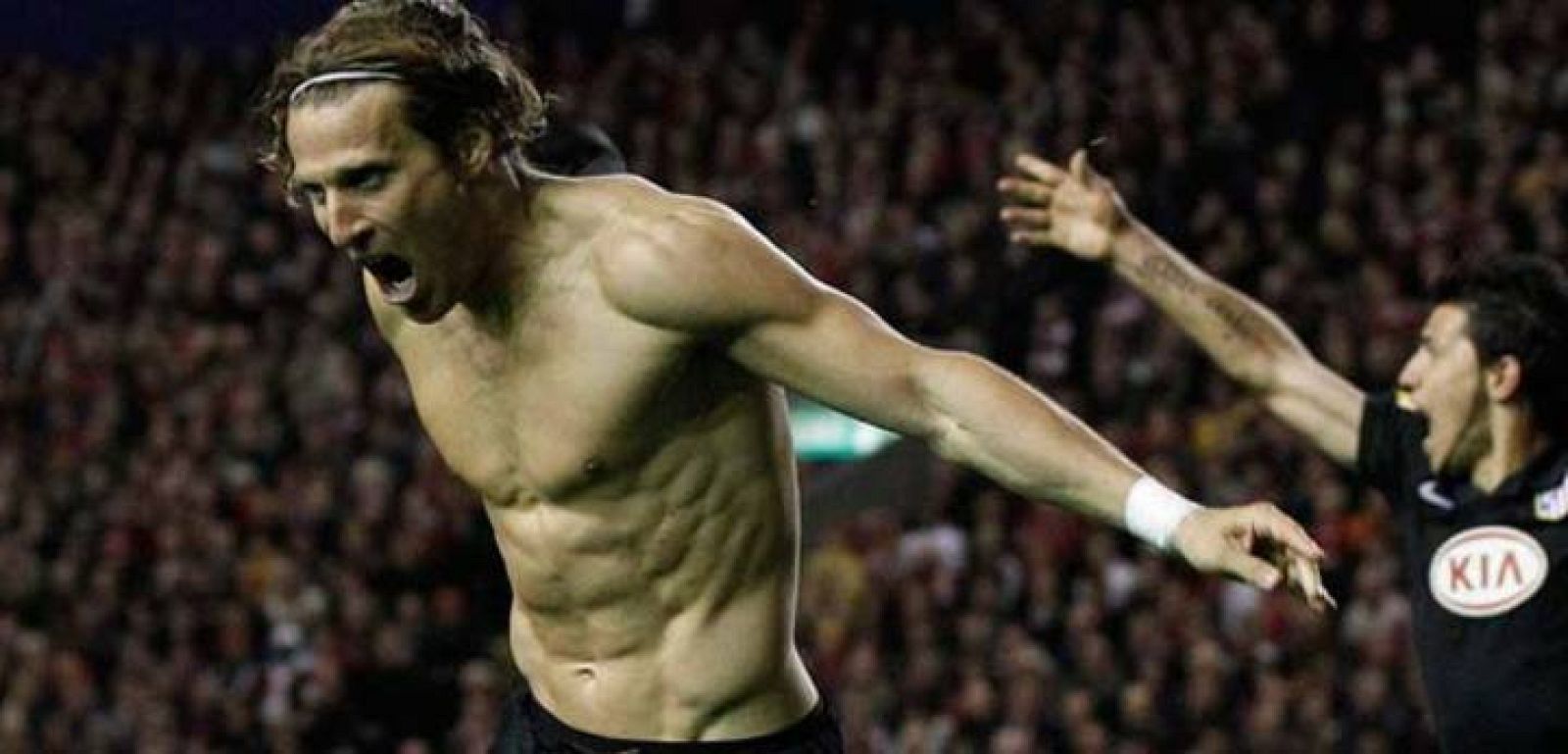 Forlán ha sido el héroe de la eliminatoria con dos tantos que valen su peso en oro.