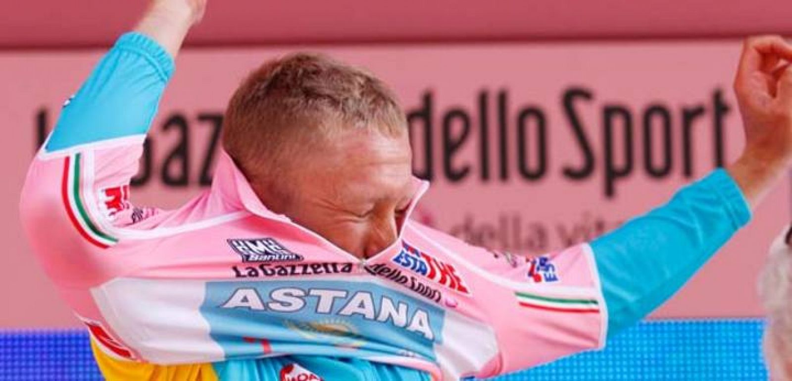 El ruso se ha puesto el maillot rosa y encabeza el Giro de Italia.