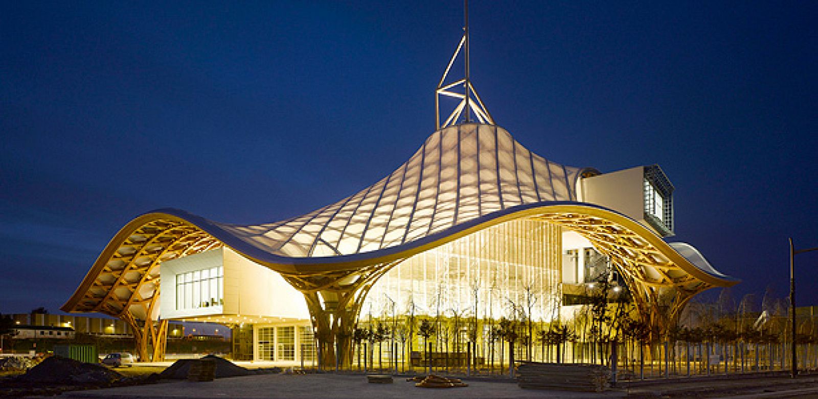 El edificio que alberga el nuevo museo de arte contemporáneo de la ciudad industrial de Metz, Francia