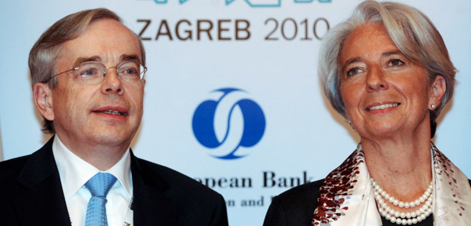 Thomas Mirow, presidente del BERD, junto a la ministra de Economía de Francia, Christine Lagarde, al comienzo de la XIX Asamblea General de esa institución.