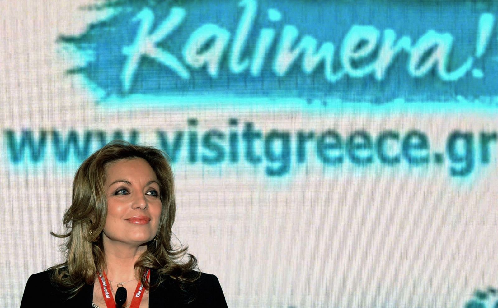 La ministra de Turismo griega, Angela Géreku, ha tenido que dimitir por un supuesto escándalo económico de su marido.