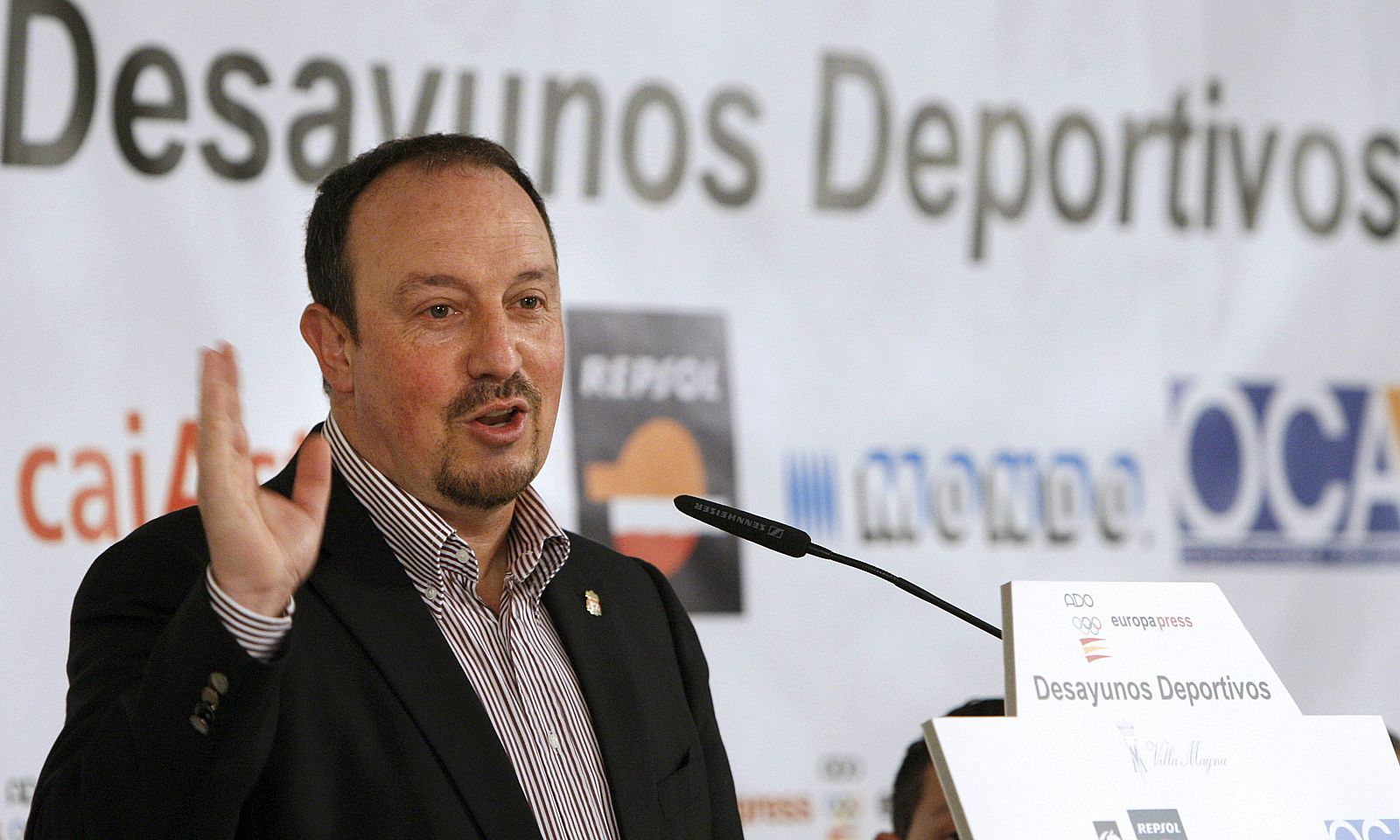 El técnico del Liverpool, Rafael Benítez, durante su intervención en un desayuno informativo