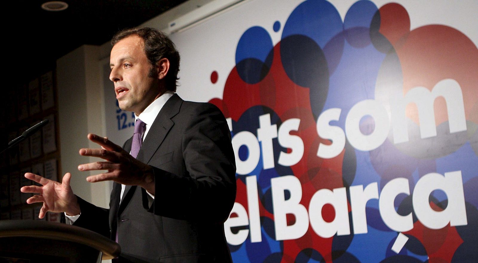 El empresario Sandro Rosell, se ha presentado esta noche en sociedad como precandidato a la presidencia del FC Barcelona