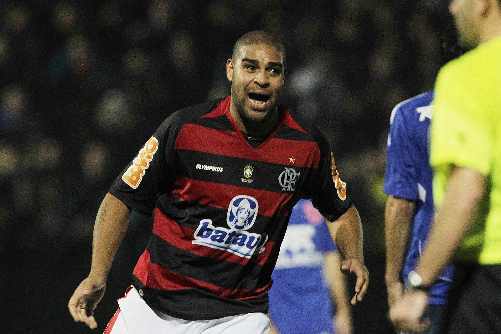 Adriano, en un partido con el Flamengo en la Copa Libertadores.