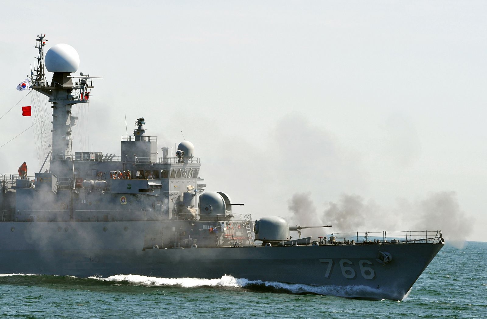 Barco surcoreano en aguas fronterizas con Corea del Norte