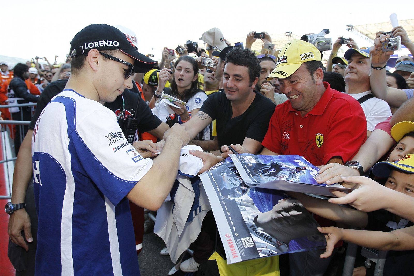 El mallorquín estuvo atendiendo a sus fans por la mañana.