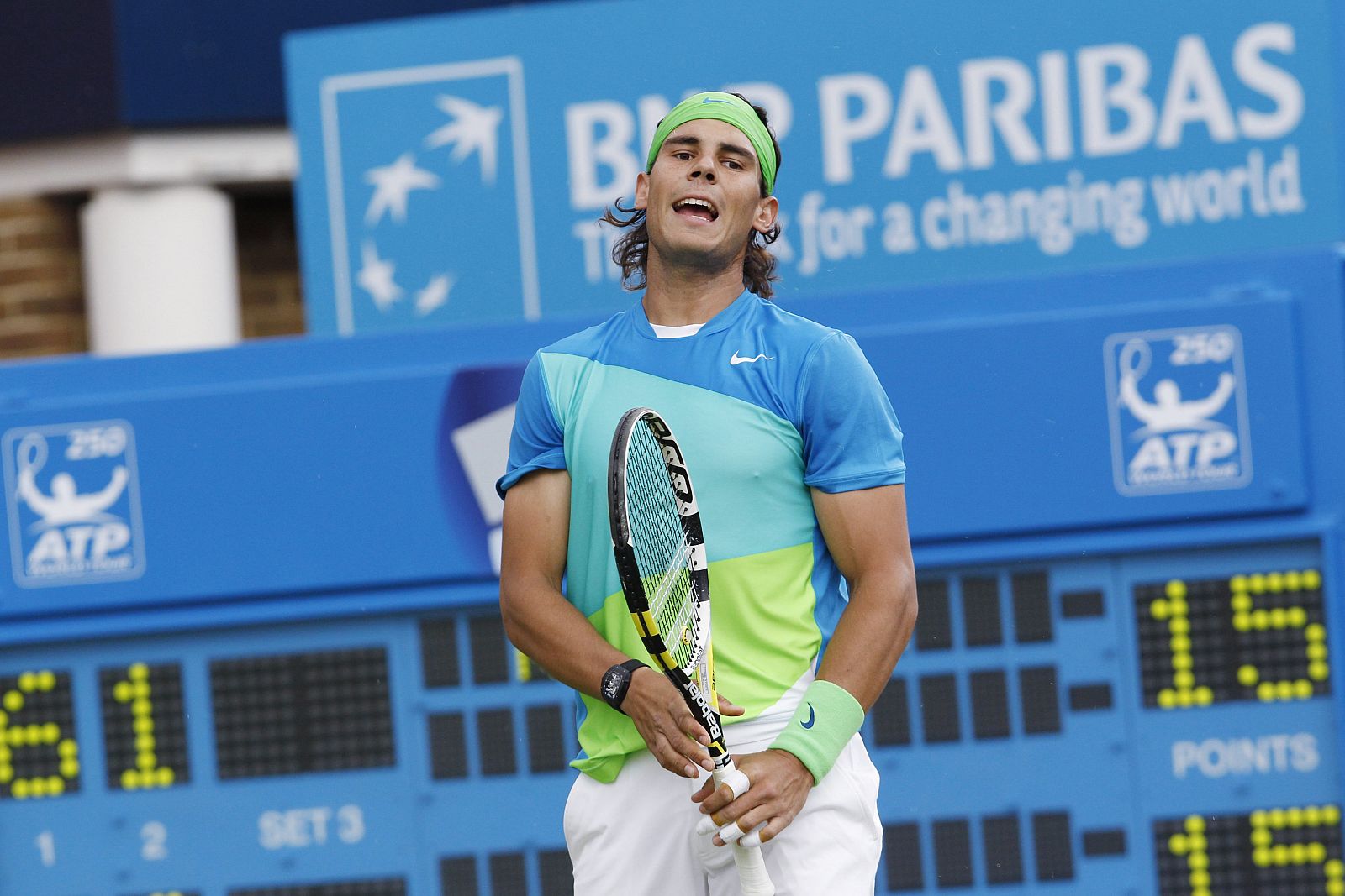 Nadal tuvo un debut cómodo en el torneo de Queen's, donde debutó en segunda ronda.