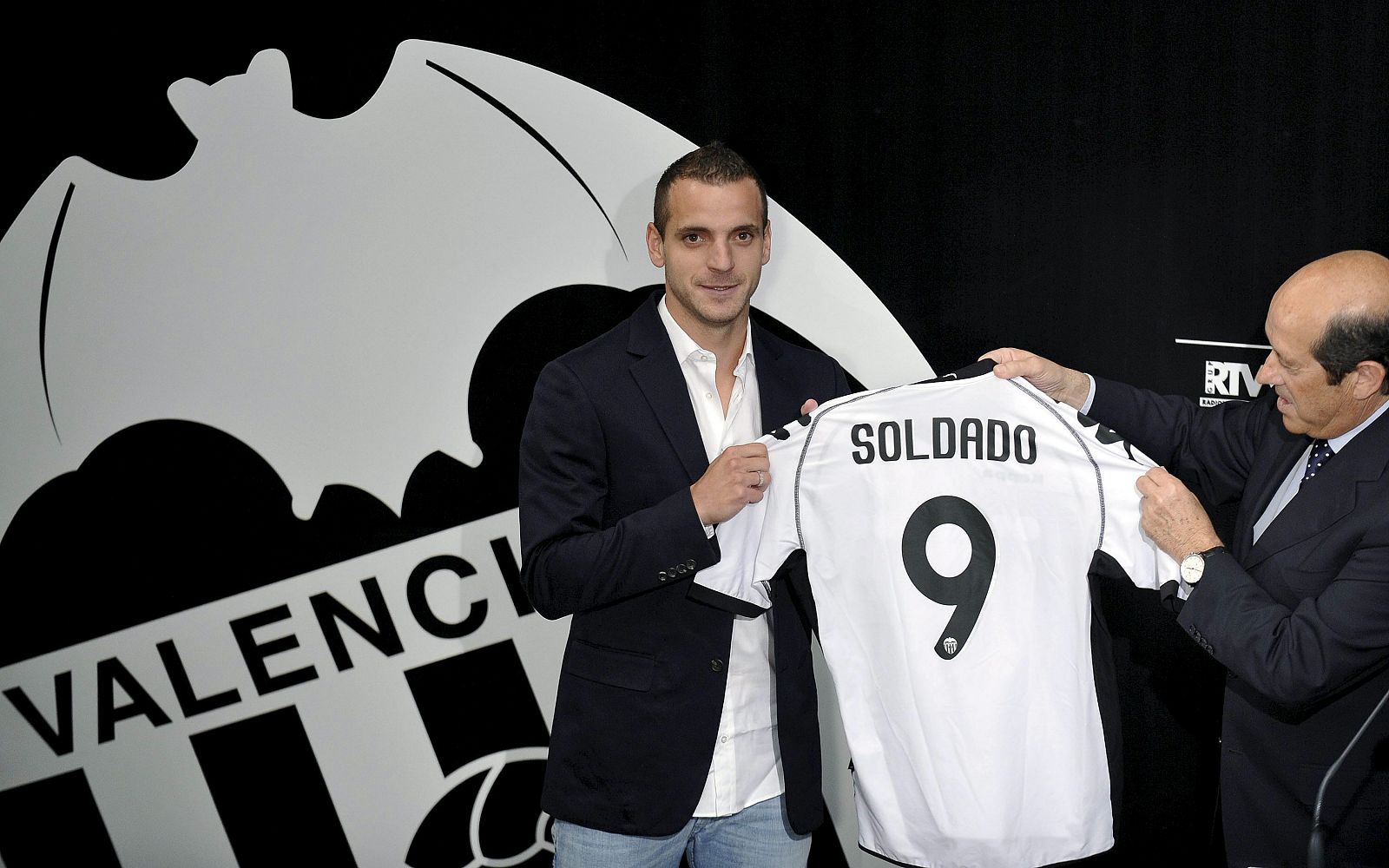 El nuevo delantero del Valencia CF para las cuatro próximas temporadas, Roberto Soldado