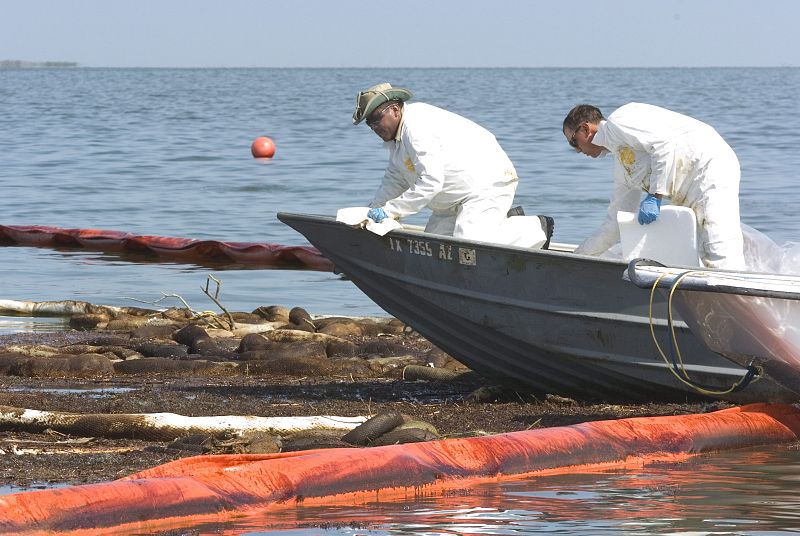 EEUU DA PLAZO A BP HASTA EL DOMINGO PARA QUE ELABORE PLAN MÁS ENÉRGICO CONTRA DERRAME