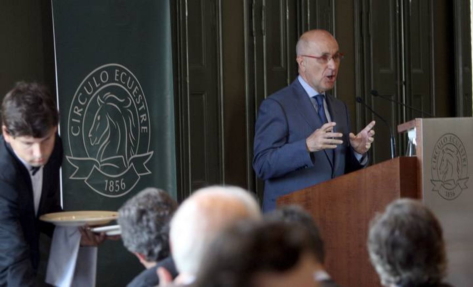 El presidente del Grupo de CiU en el Congreso, Josep Antoni Duran Lleida, pronuncia la conferencia "Situación política y económica actual" en el Círculo Ecuestre de Barcelona. (10/06/2010)