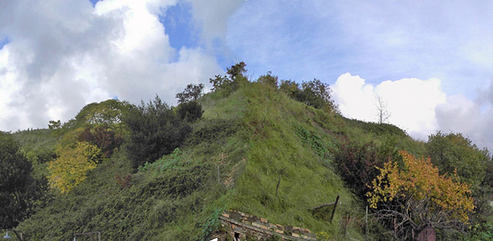 El Monte Testaccio, un monte artificial en el corazón de Roma, formado por los restos de 26 millones de vasijas, la mayoría procedentes de Andalucía, desde donde se transportaba aceite de oliva.