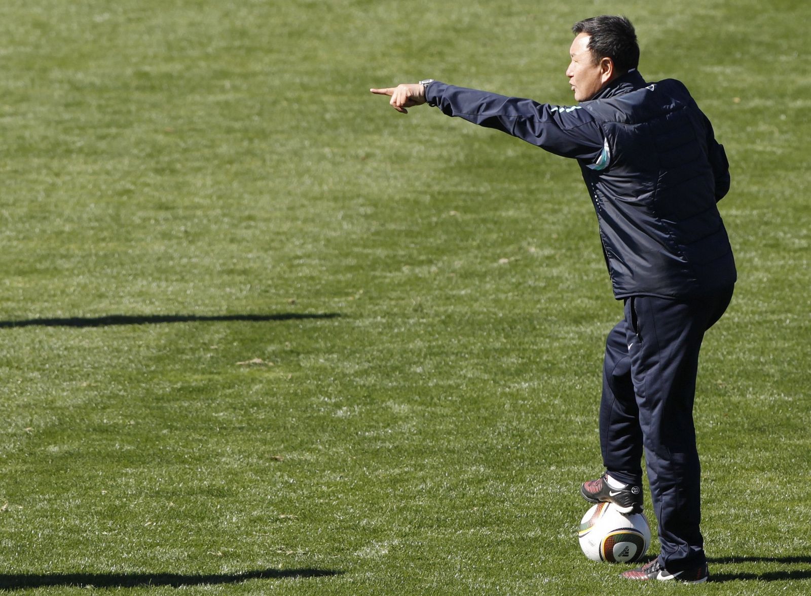 El entrenador de Corea del Norte, Huh Jung-moo.