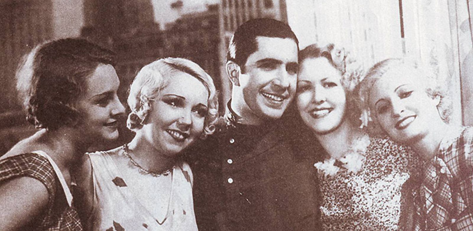 Carlos Gardel durante el rodaje de 'Rubias de New York, en Hollywood