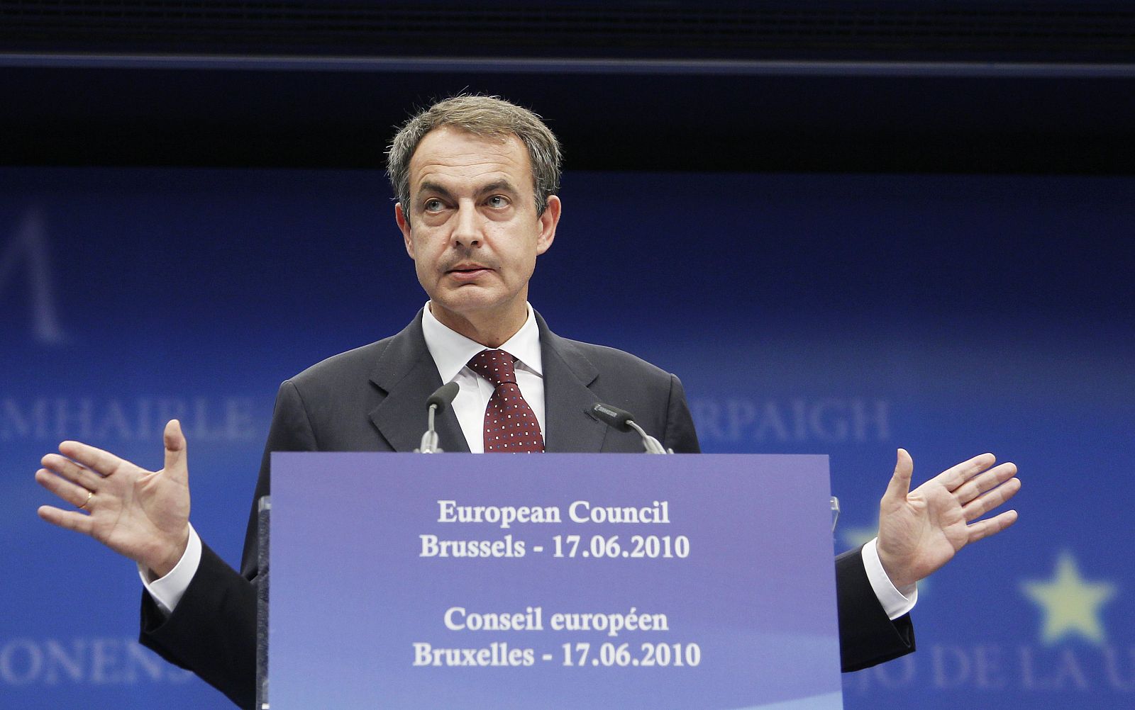 Rodríguez Zapatero durante la rueda de prensa posterior al Consejo Europeo celebrado en Bruselas, el último de la Presidencia española de la UE.