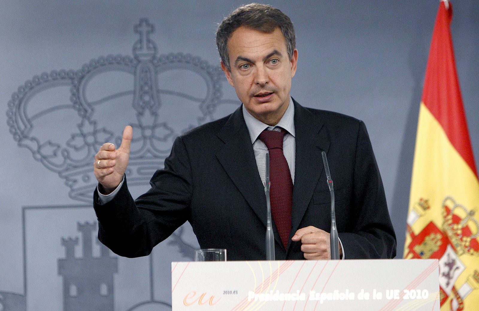 El presidente del Gobierno, José Luis Rodríguez Zapatero, durante la rueda de prensa