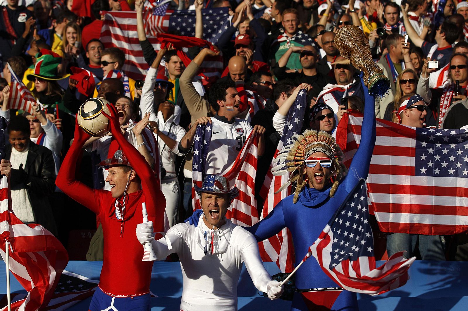 Seguidores de EE.UU. celebran el éxito de su selección