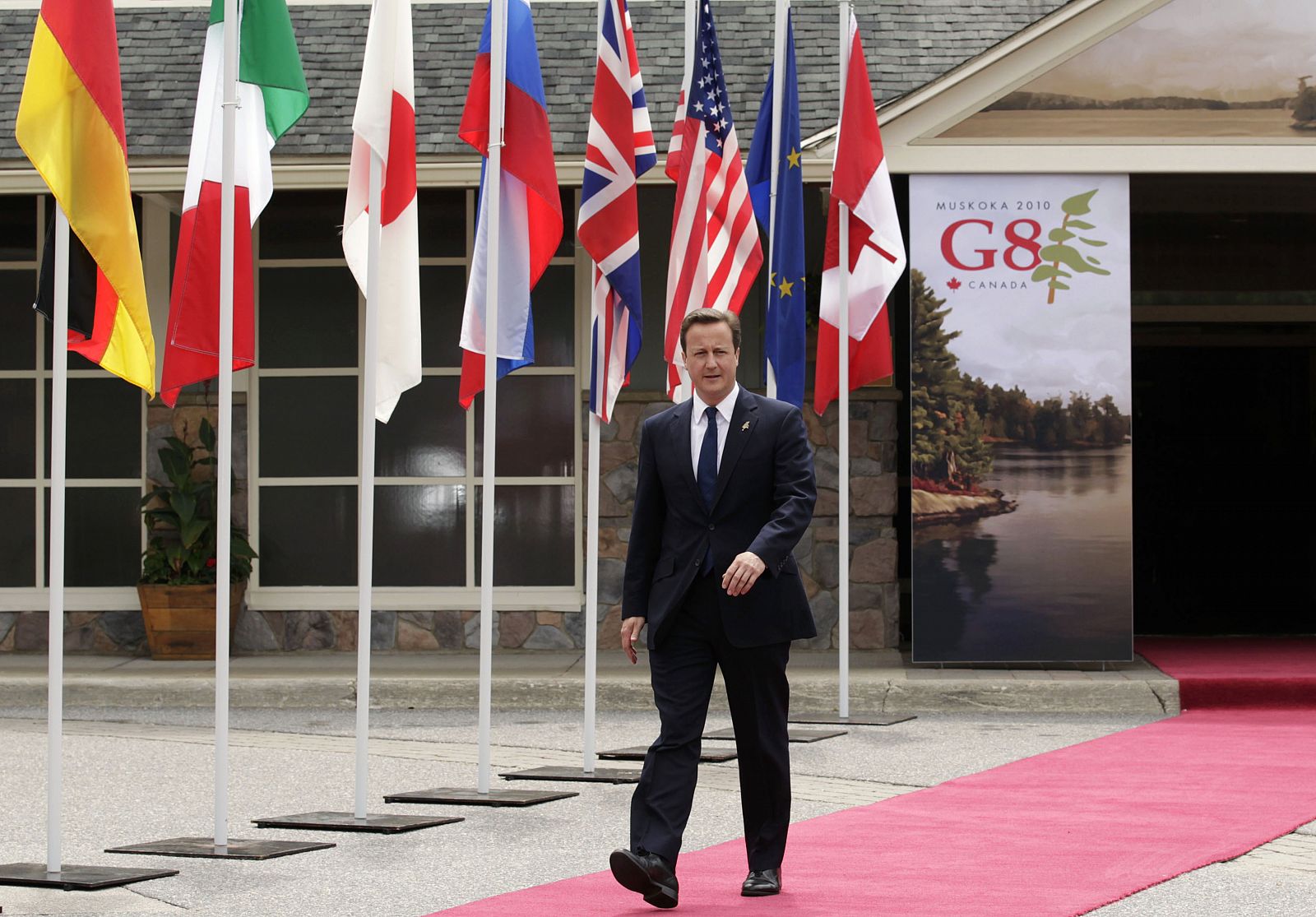 David Cameron a su llegada al lugar de celebración de la cumbre