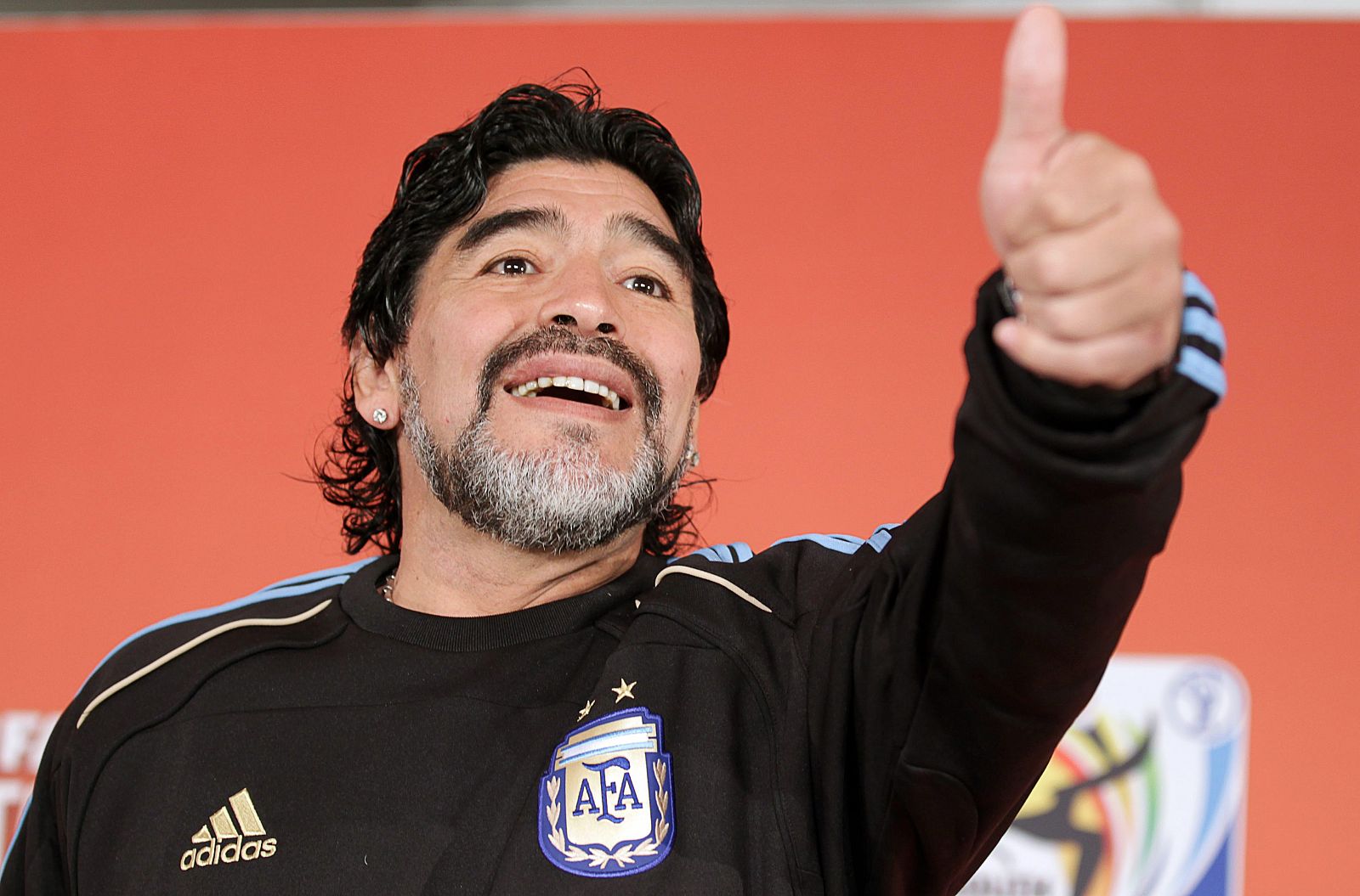 El seleccionador argentino, Diego Armando Maradona, durante la rueda de prensa.