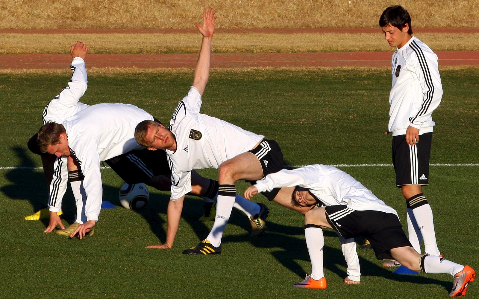 Los jugadores de la selección alemana de fútbol se ejercitan durante el entrenamiento