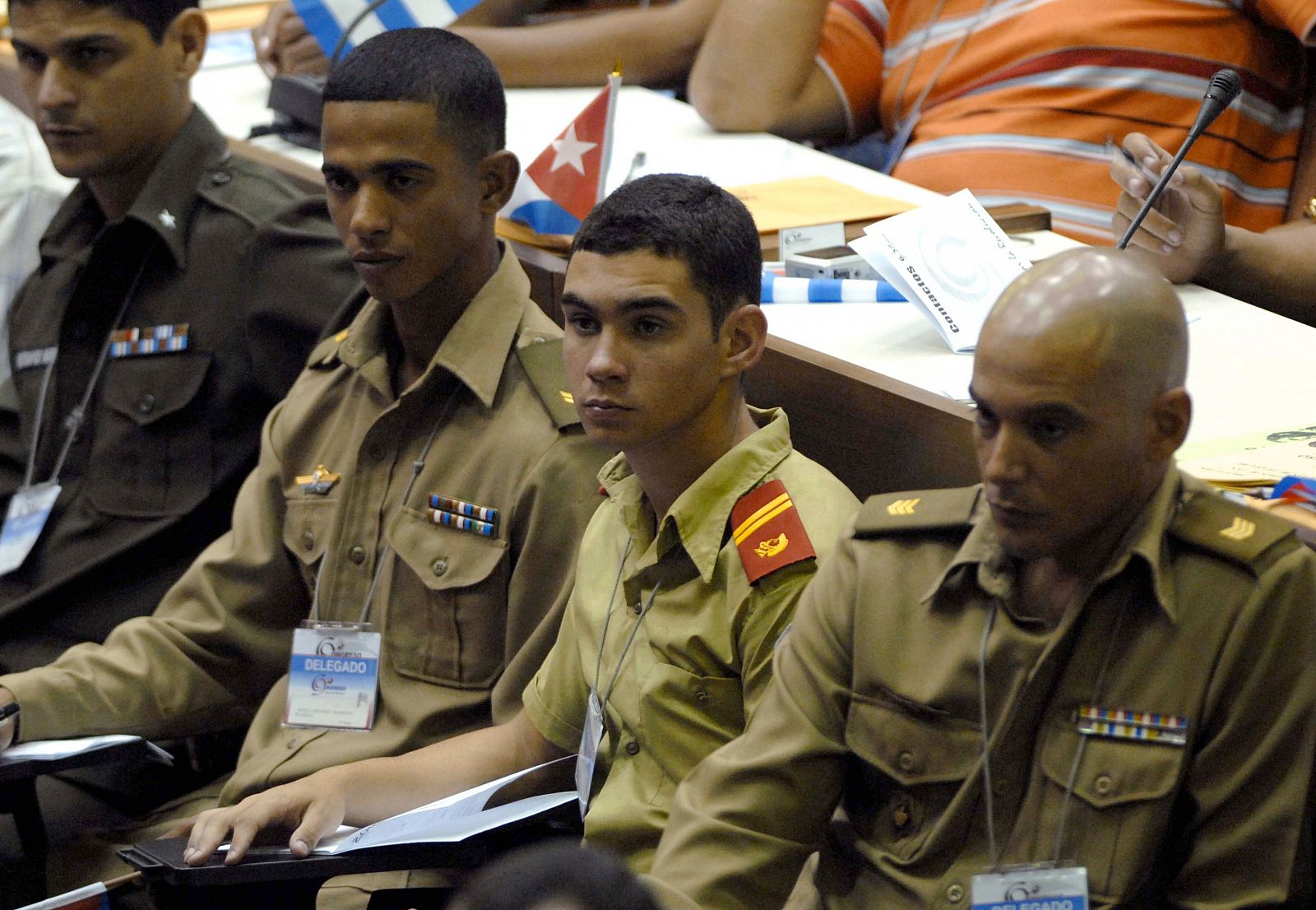 Elián, delegado de la provincia de Matanzas junto a su compañeros de las Juventudes Comunistas cubanas en un congreso en La Habana.