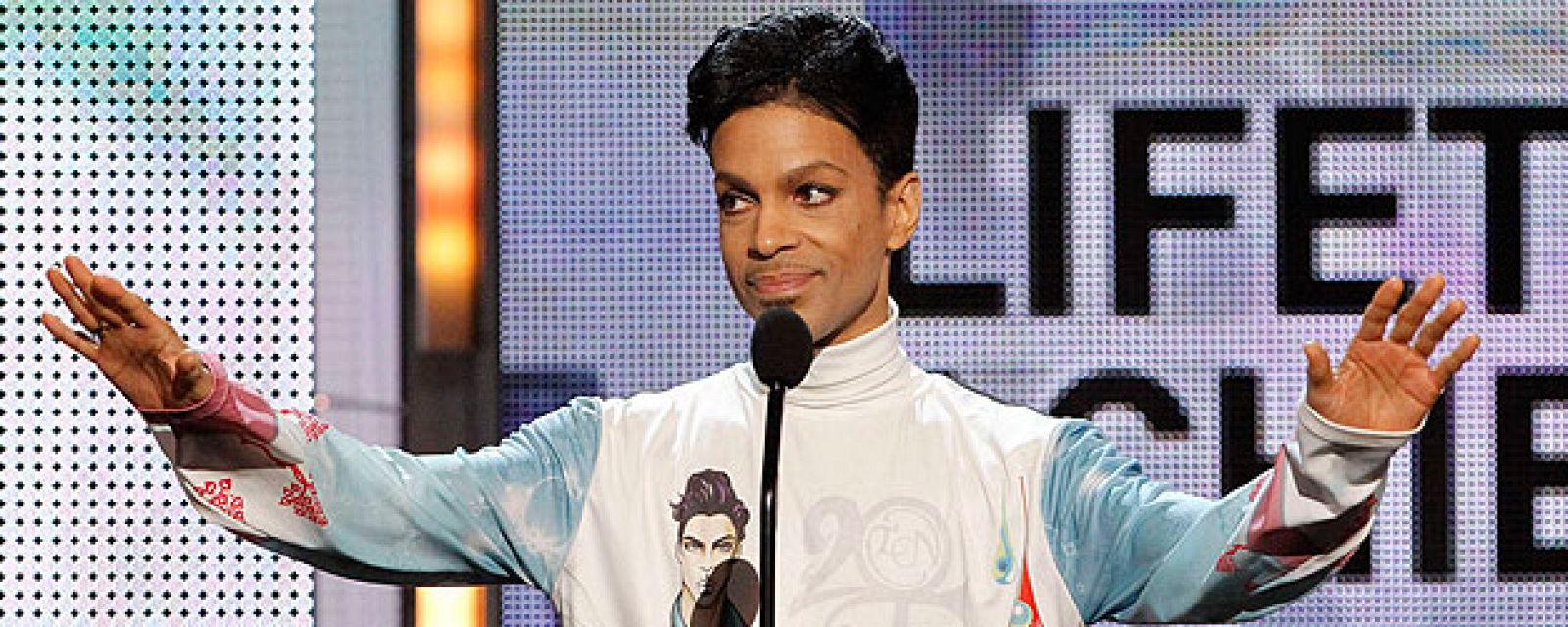 Prince recibió un premio a su trayectoria artística en la ceremonia de los BET Awards de Los Angeles