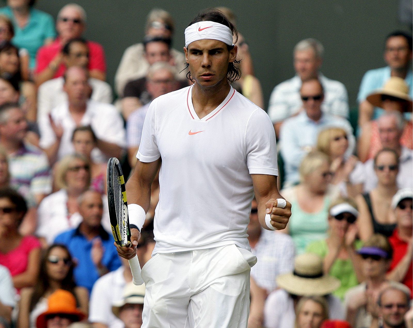 El tenista español Rafael Nadal celebra un punto ganado al británico Andy Murray