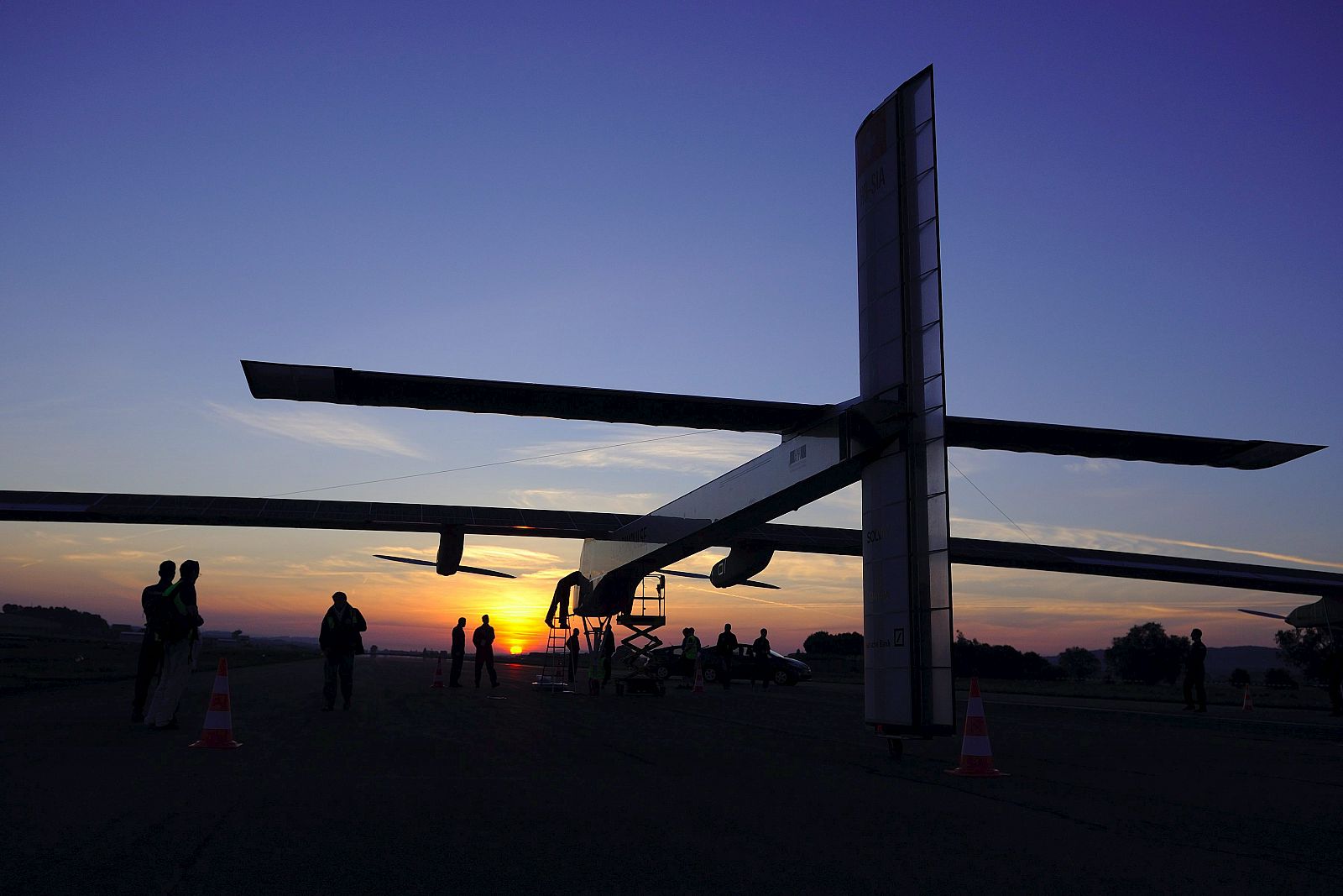 Este proyecto, que ha requerido cinco años de trabajo, entre simulaciones y su construcción, busca demostrar el potencial de las energías renovables, promover su utilización y probar el ahorro de energía que puede lograrse gracias a las nuevas tecnol