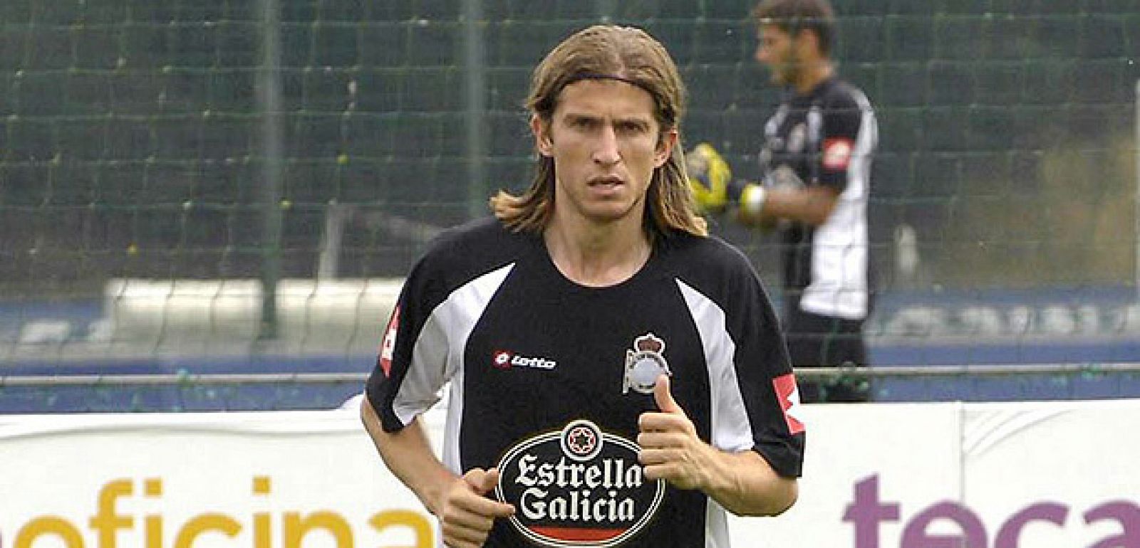 Filipe Luis durante un entrenamiento con el Deportivo de la Coruña