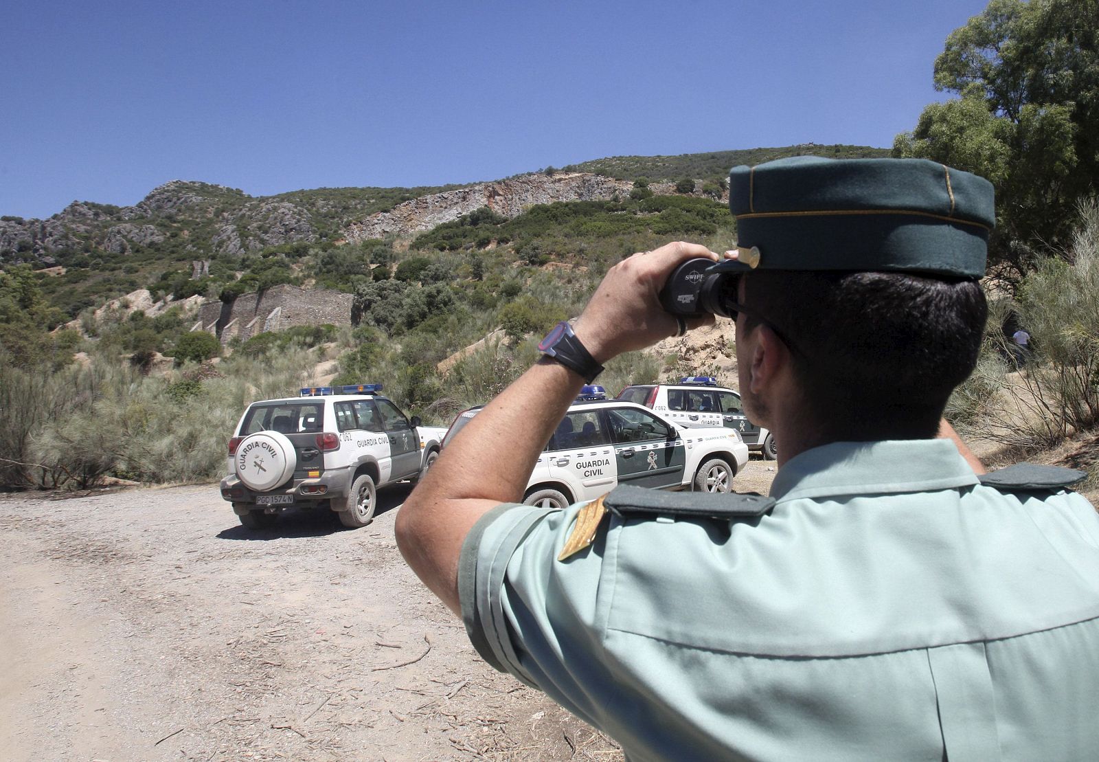 Más puntos por poner multas que por auxiliar