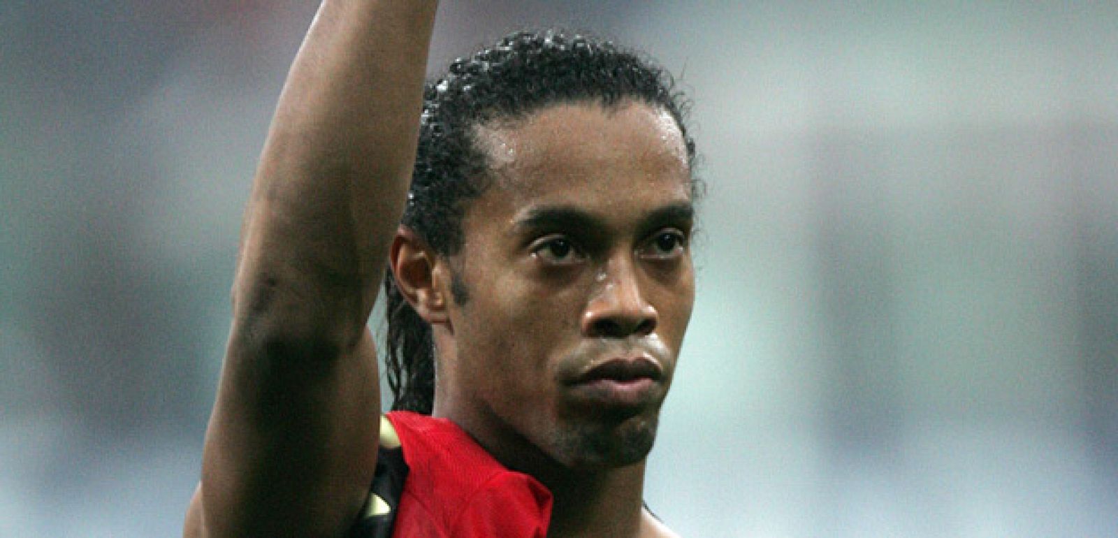 Ronaldinho asegura que está feliz en el club italiano