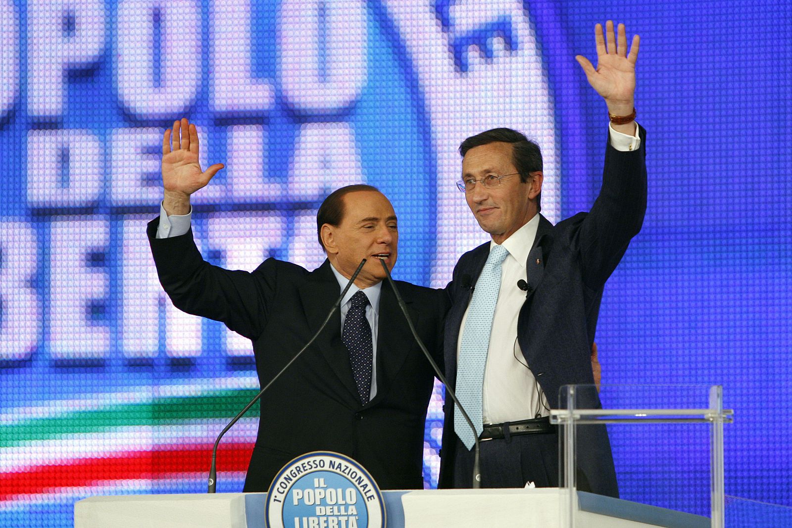 Silvio Berlusconi y Gianfranco Fini en una foto de archivo