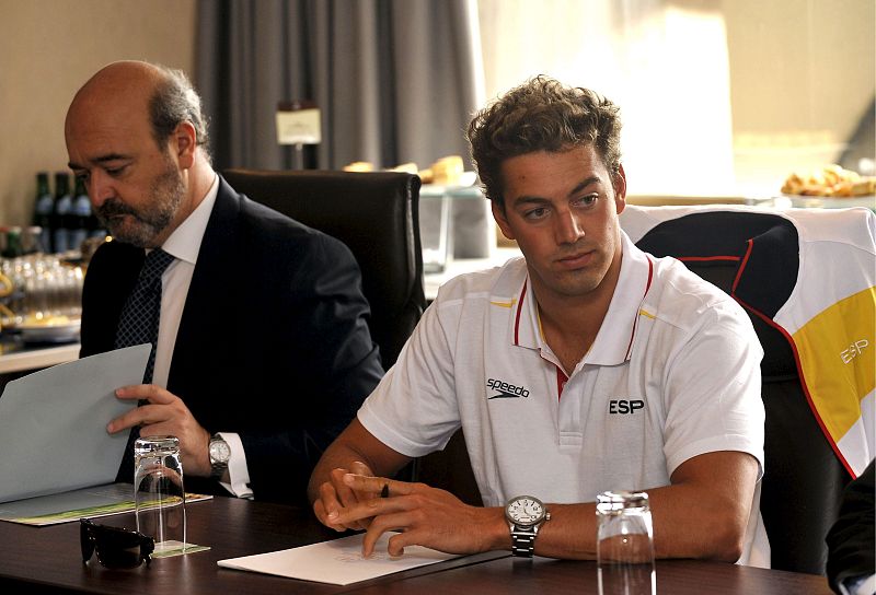 El nadador español Rafael Muñoz, actual plusmarquista mundial de 50 mariposa, declara ante el Panel de Dopaje de la Federación Internacional de Natación Amateur (FINA), en Budapest.