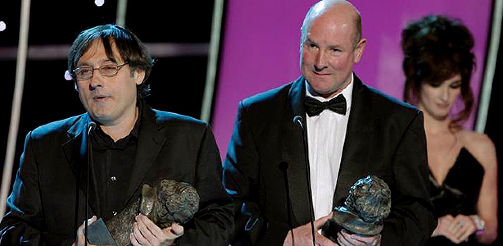 Cris Reynolds y Félix Bergé recogen el premio Goya a los mejores efectos especiales, por su trabajo en la película Ágora.